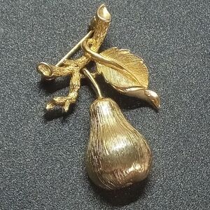 * vintage Lisner articulated pear on branch fruit gold tone pin brooch